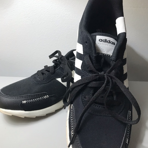 New Adidas shoes .Unisex